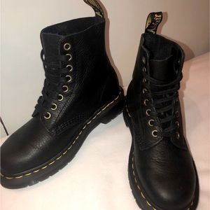 DR MARTENS W GOLD